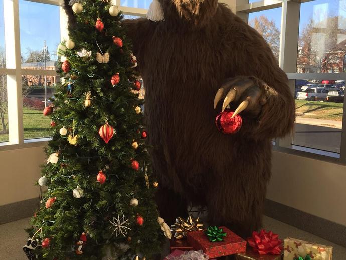 Clawd has put the finishing touches on the holiday decorations at the museum!