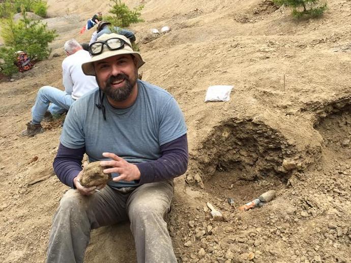 Day 2 for the VMNH paleo team at our 14 million year old marine site ...